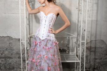 Our guide to the UK's best alternative wedding dress shops / makers %%sep%% With unique wedding dresses, ombre wedding gowns and quirky bespoke creations - Powdered and Waisted Corsetry