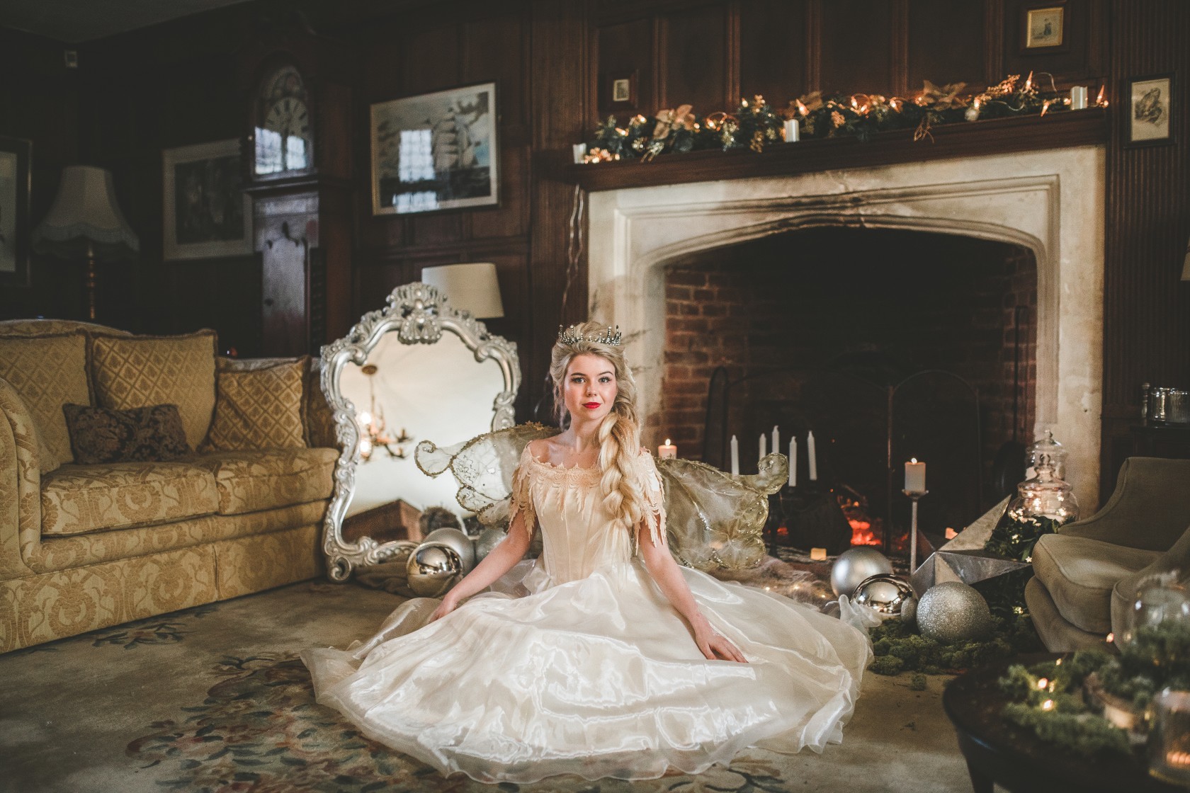 christmas wedding - Victoria Taylor-Christmas Fairy-Laura Beresford Photography- room (2)