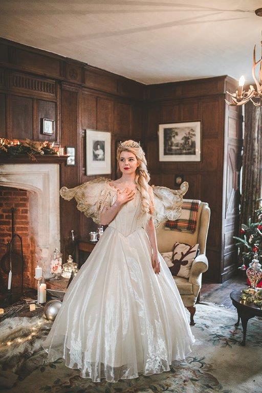 christmas wedding- victoria taylor- laura beresford photography- nice