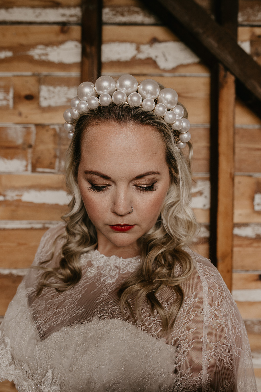 Modern barn wedding- jessica lily photography- unconventional wedding