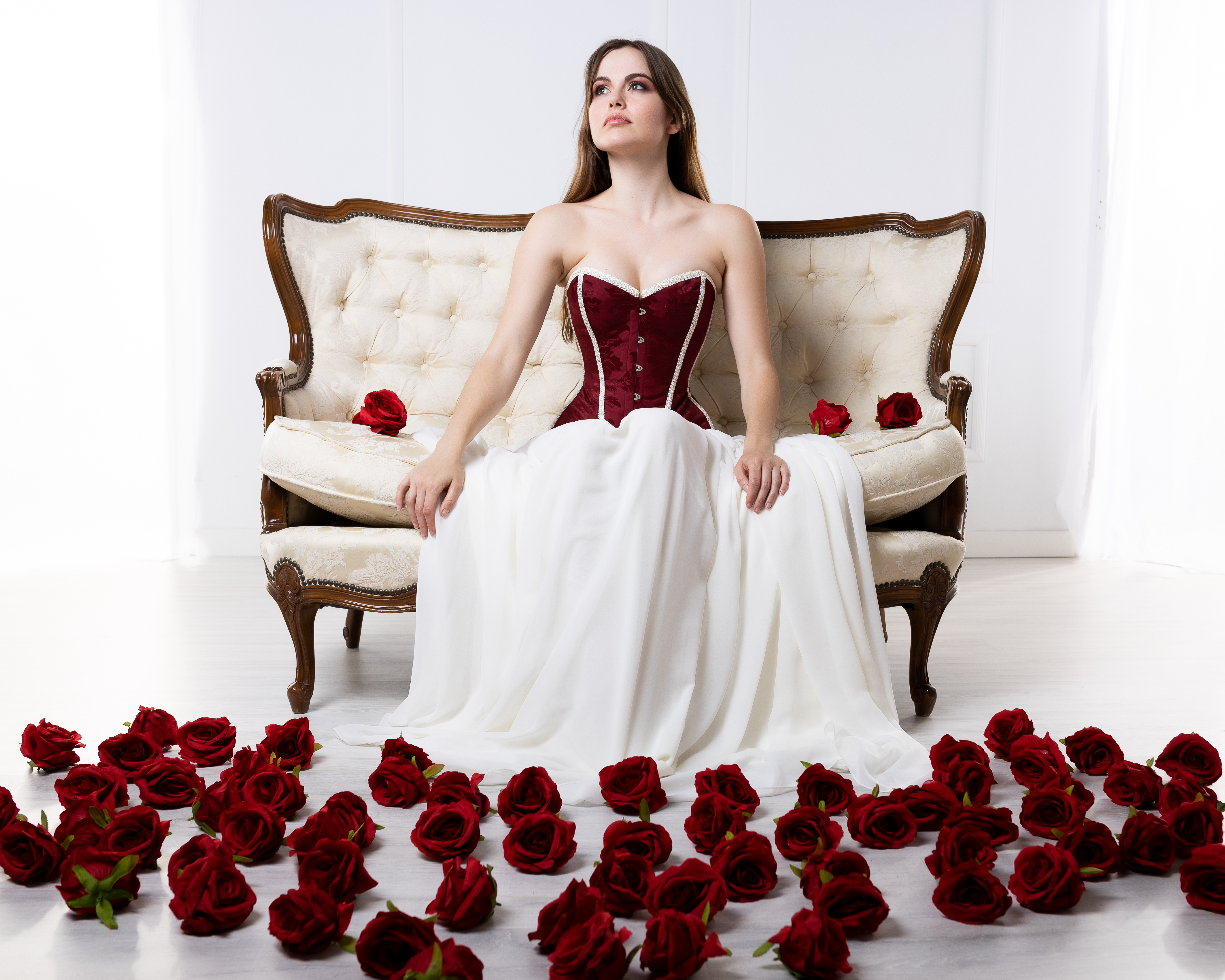 Haizea Arranz - alternative wedding dress- wedding dress with red and white corset for an alternative bride