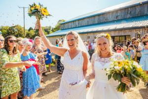 Laura & Gina BHWEDFEST