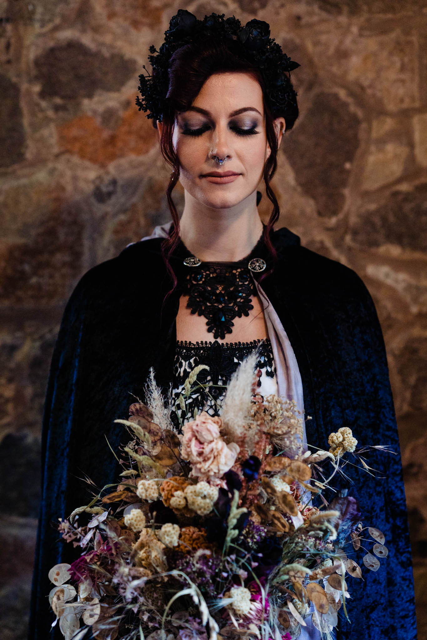 gothic bridal look - autumn gothic wedding -elegant gothic wedding - gothic wedding - autumn wedding - alternative wedding