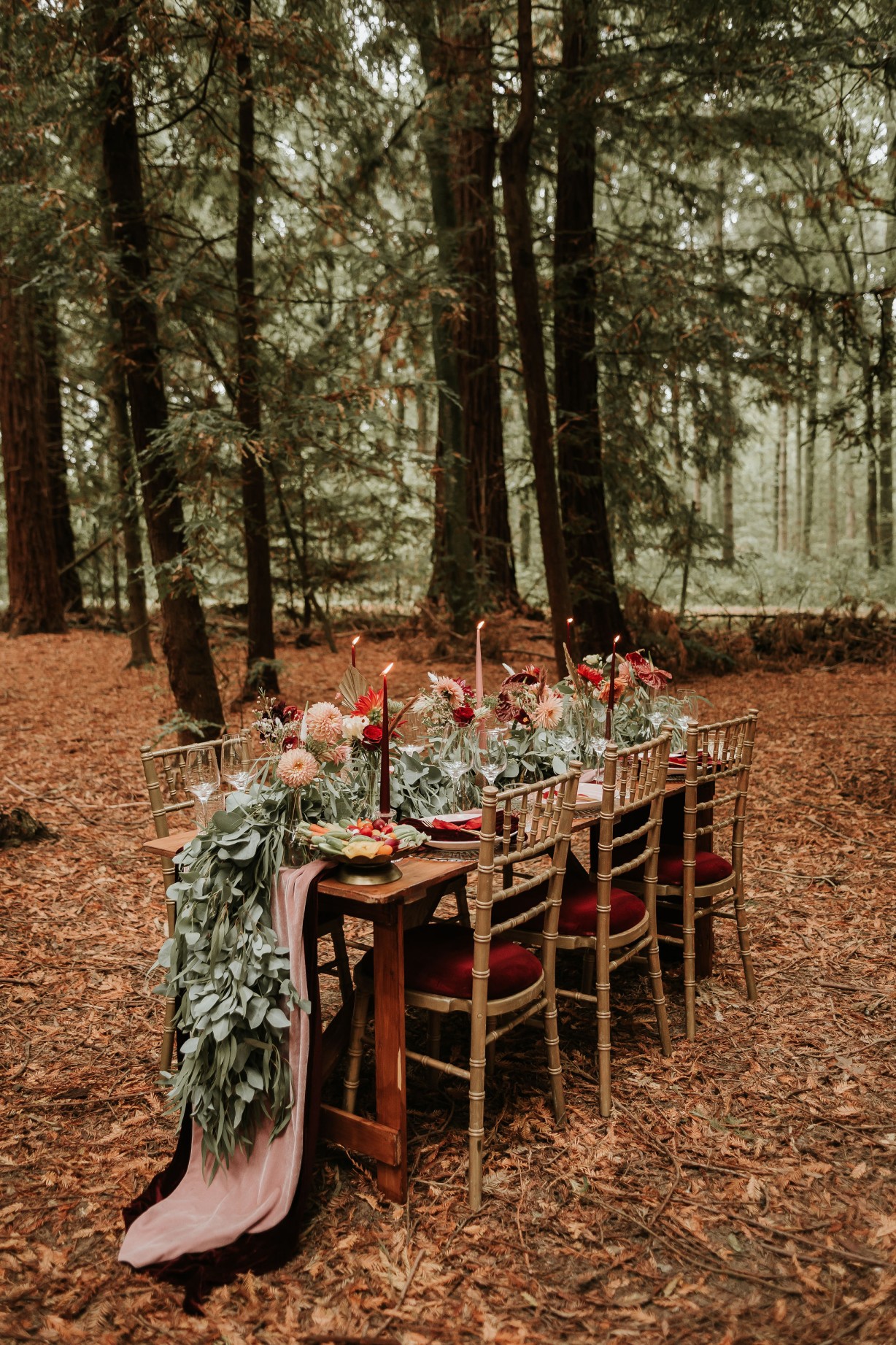 unique wedding table - modern woodland wedding - forest wedding table - small wedding inspiration - forest micro wedding