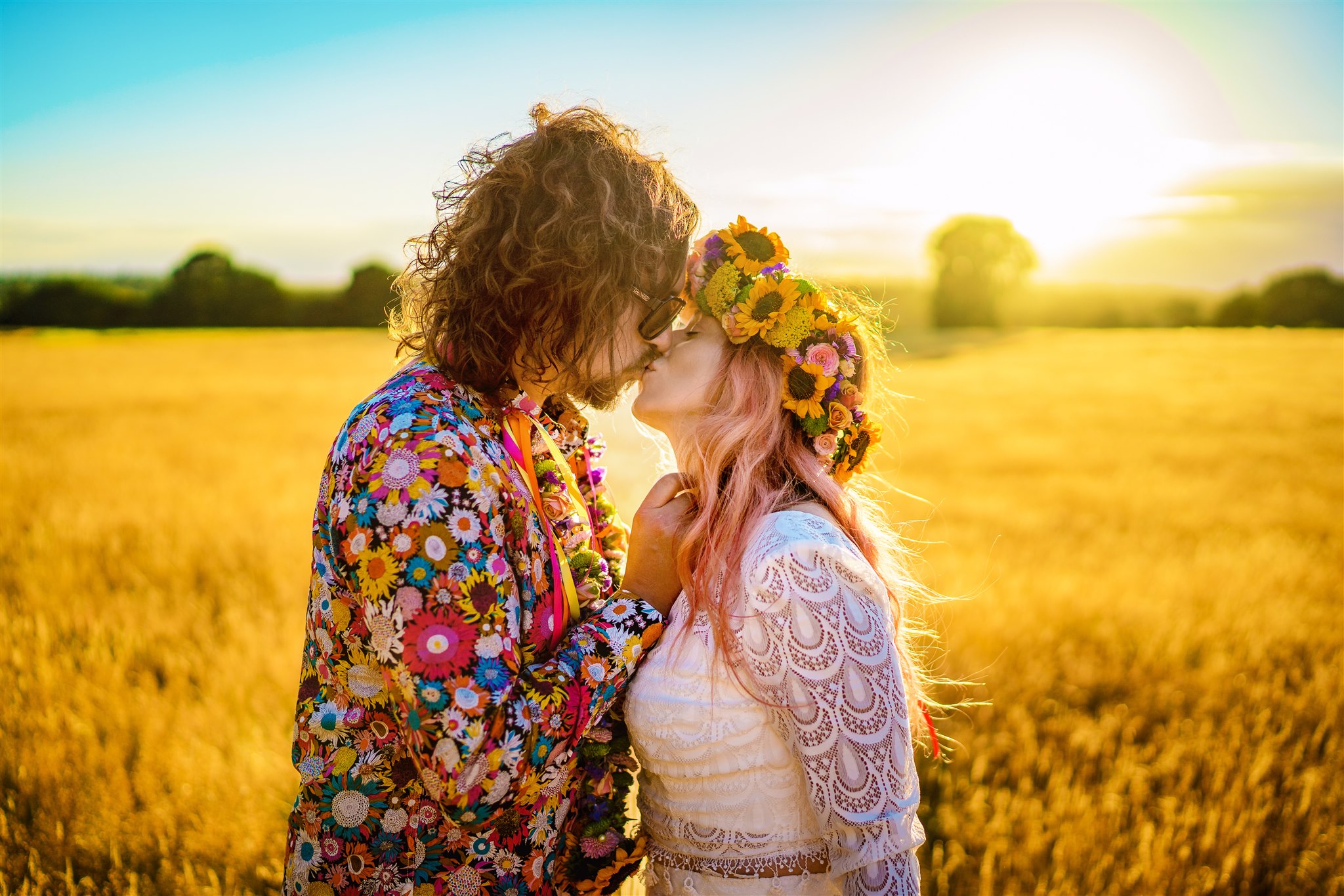 colourful bohemian wedding - 70s wedding - campervan wedding - hippie wedding - unconventional wedding - alternative wedding blog