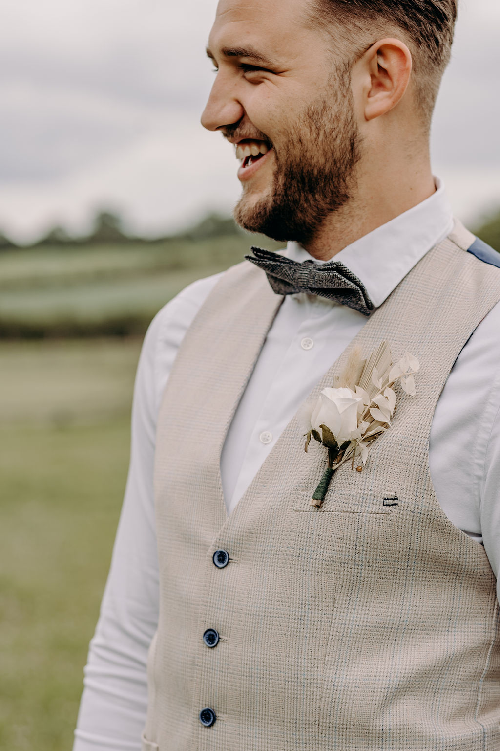 sustainable boho wedding - beige tweed groom's suit - unique grooms wear - boho grooms wear - cream grooms suit