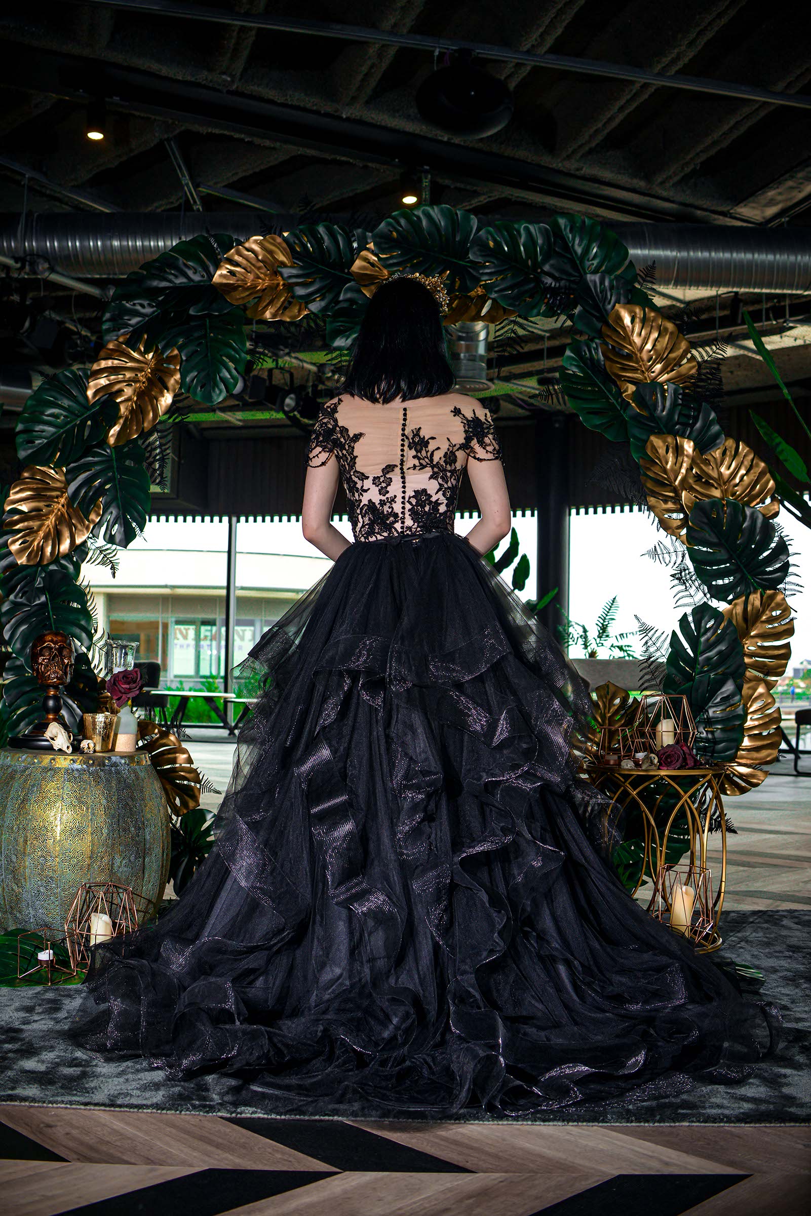 alternative luxe wedding - slytherin wedding - gothic wedding - alternative wedding - black wedding dress - gothic weding dress - alternative wedding dress