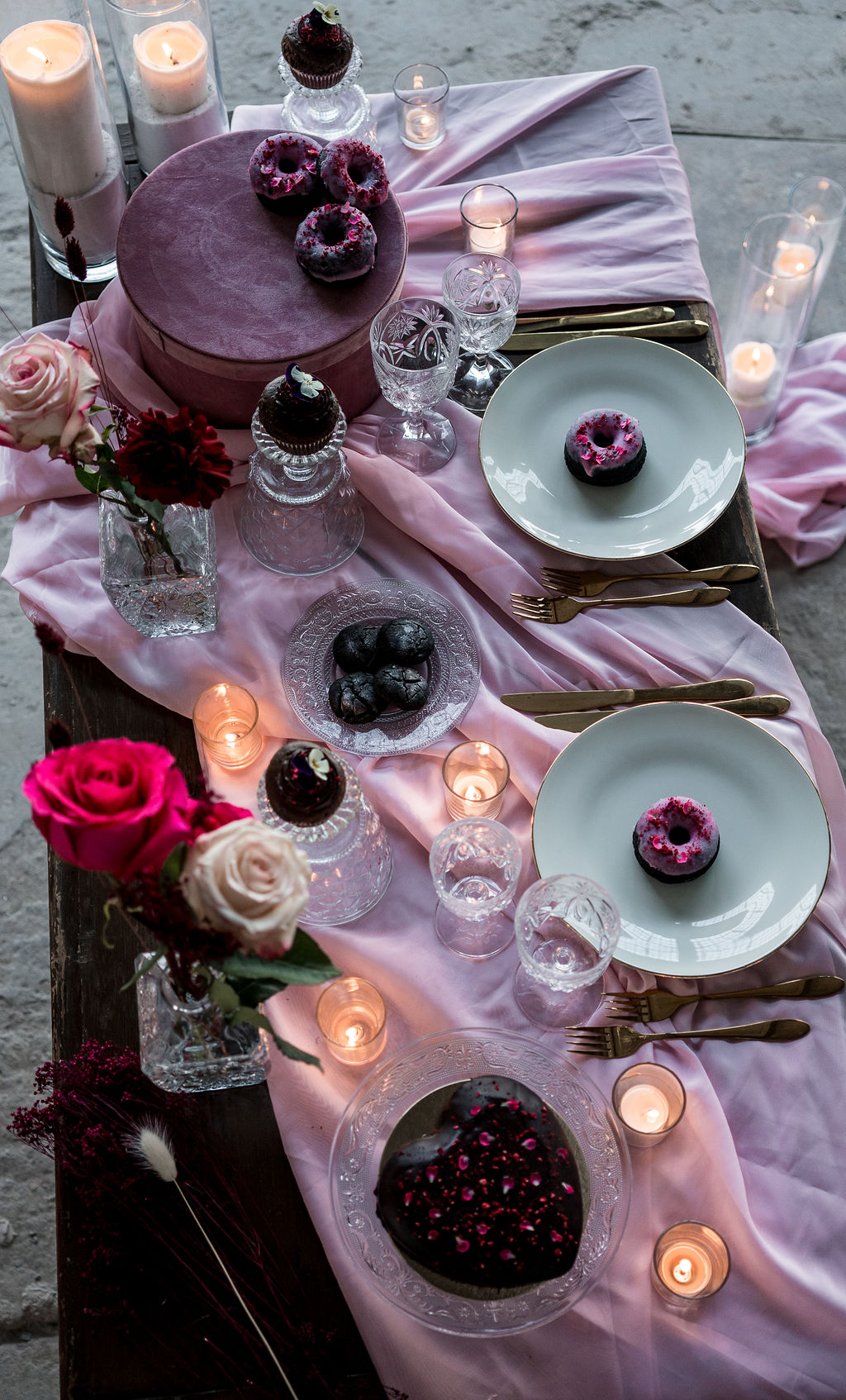 modern industrial wedding - alternative wedding - unconventional wedding - edgy wedding - pink wedding table - relaxed wedding table styling - modern wedding styling