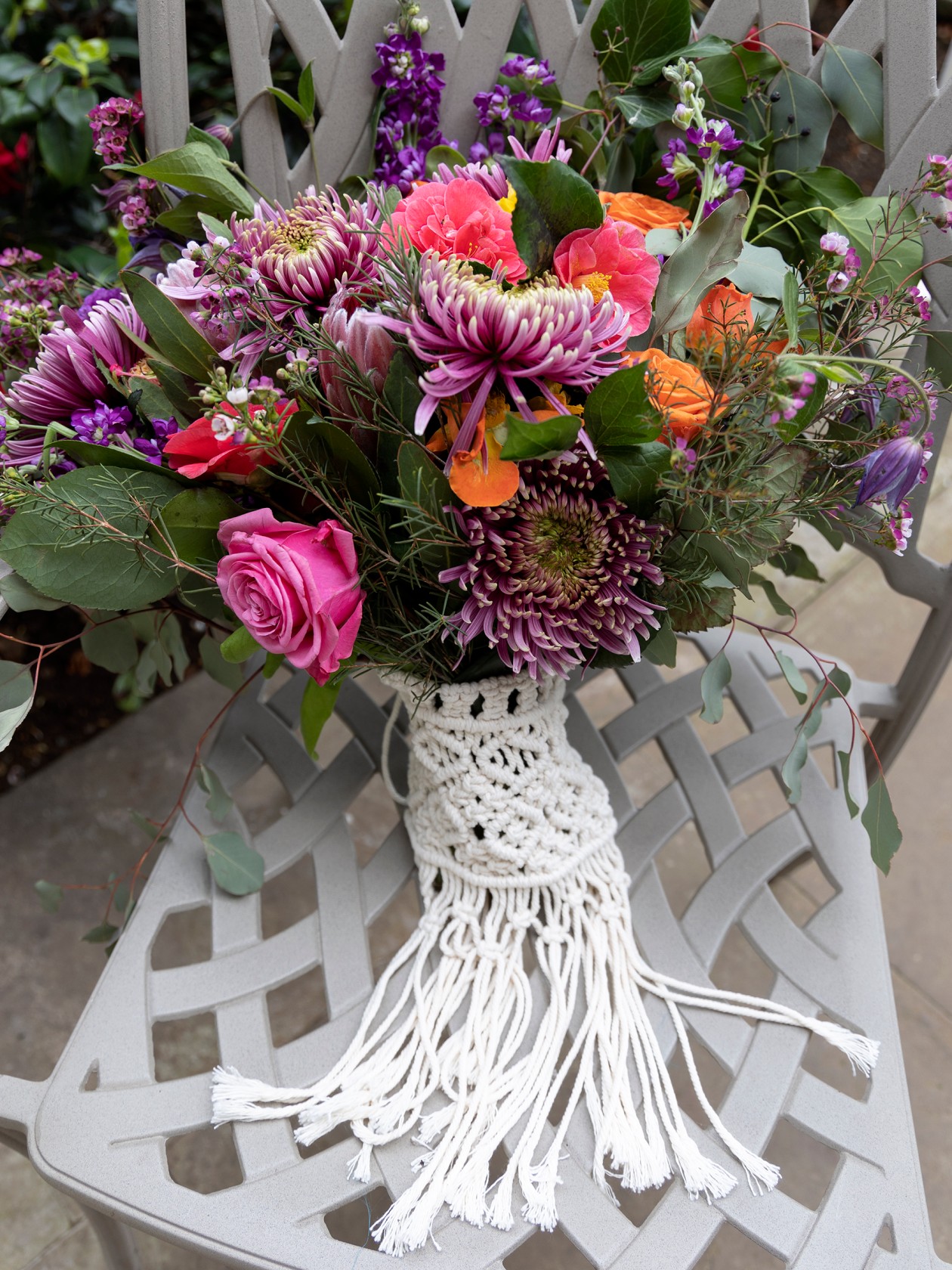 macrame bouquet holder, colourful wedding flowers, colourful wedding bouquet, rainbow wedding flowers, unique wedding flowers, boho wedding flowers