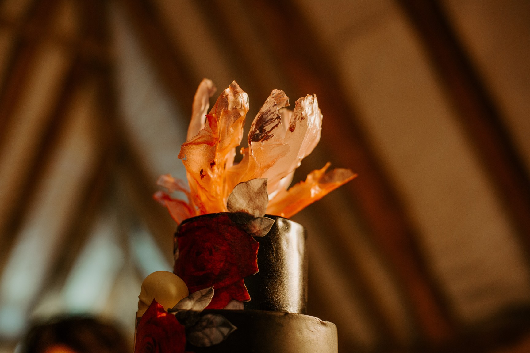 rock and roll wedding - red wedding cake - unique wedding cake - unique wedding cake topper - alternative wedding cake - edgy wedding cake