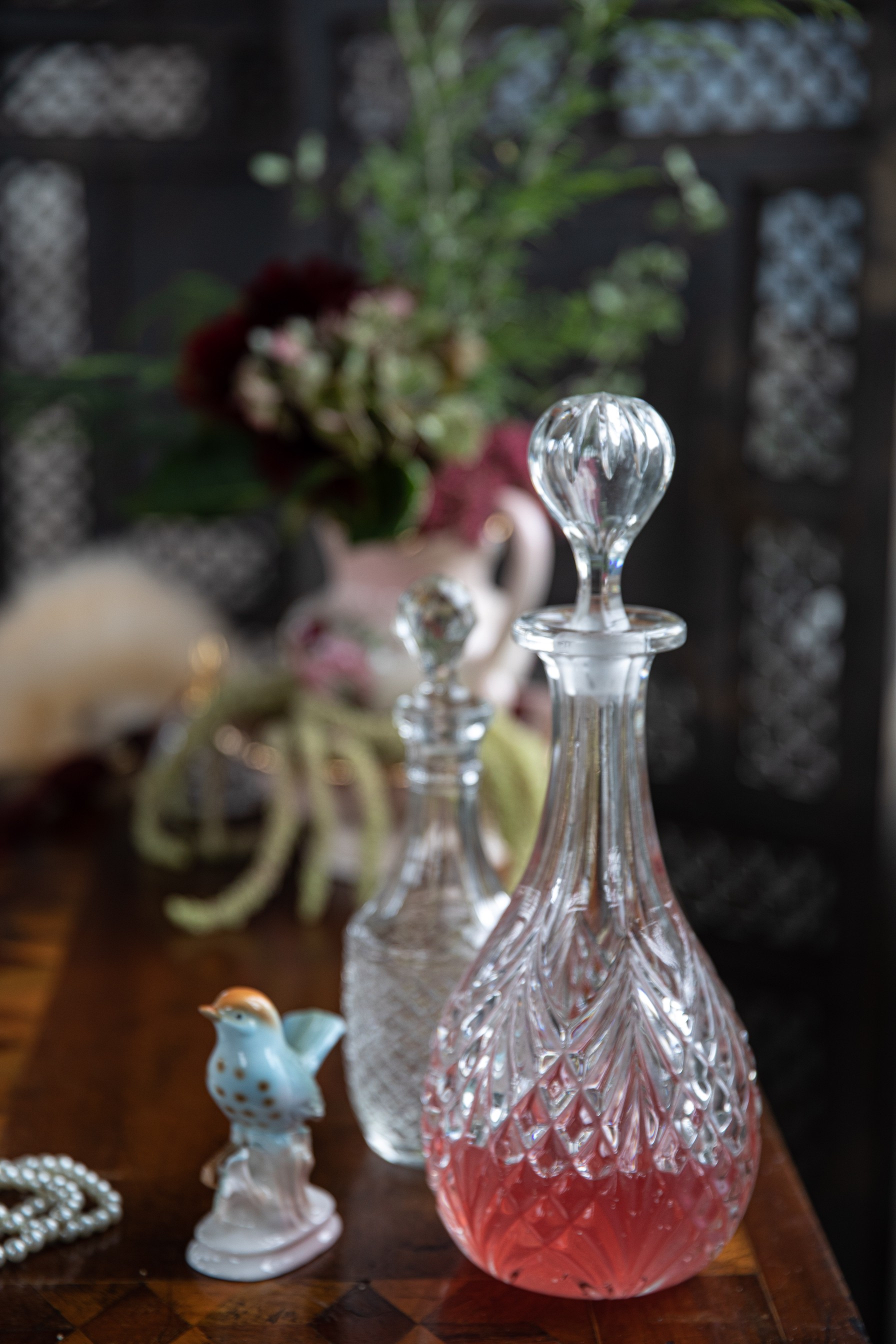 vintage wedding decor - themed wedding - vintage wedding glasswear