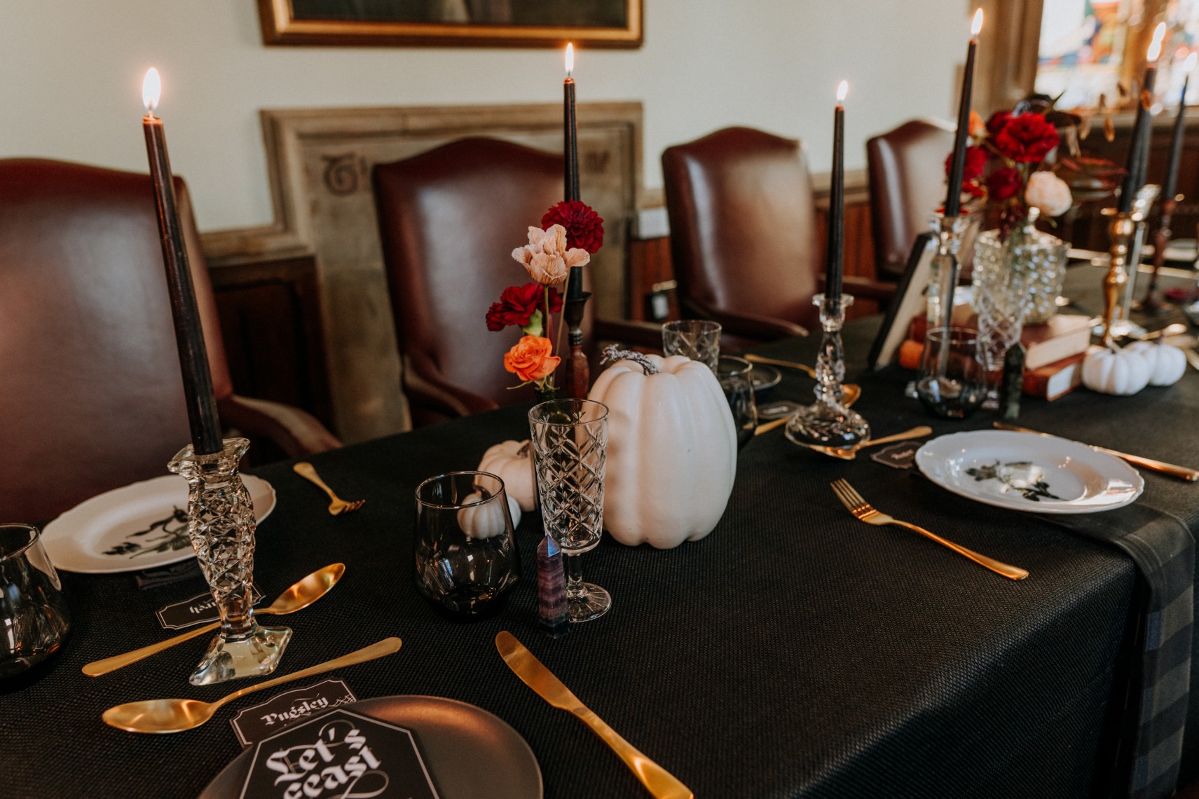 october wedding table - gothic wedding decor - black wedding table