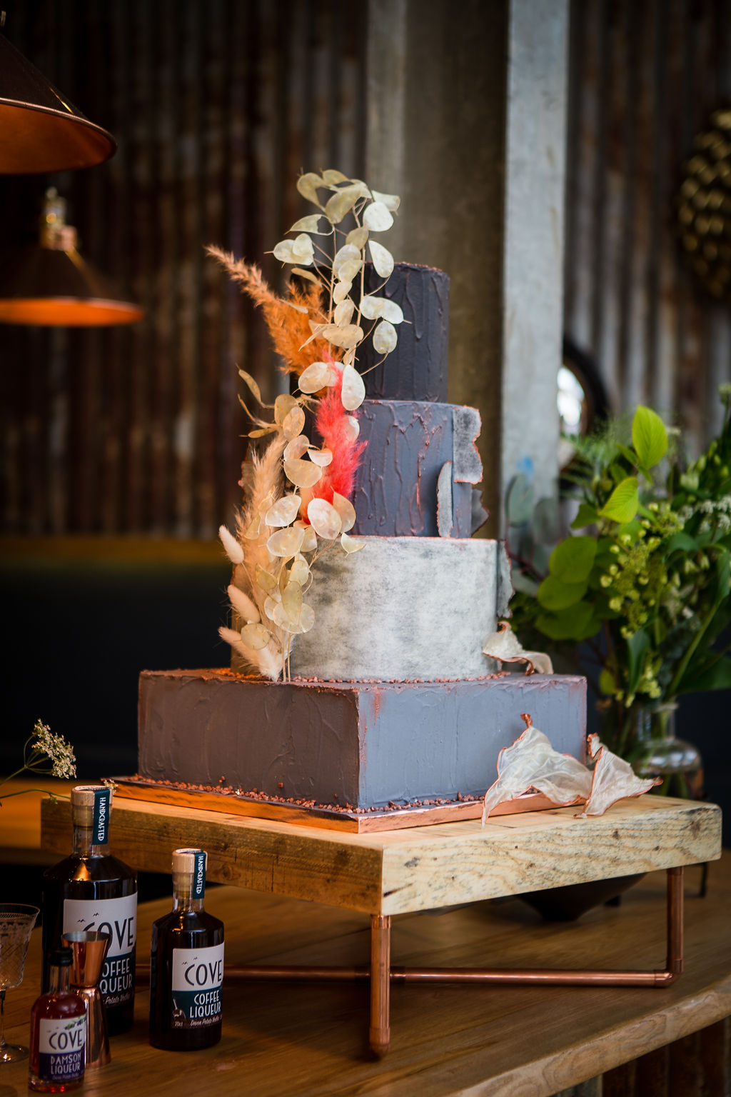 grey wedding cake - unique wedding cake - alternative wedding cake