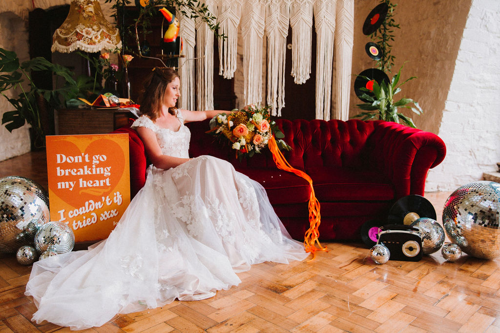 bold autumn wedding - 70s wedding ideas - music themed wedding - unconventional wedding