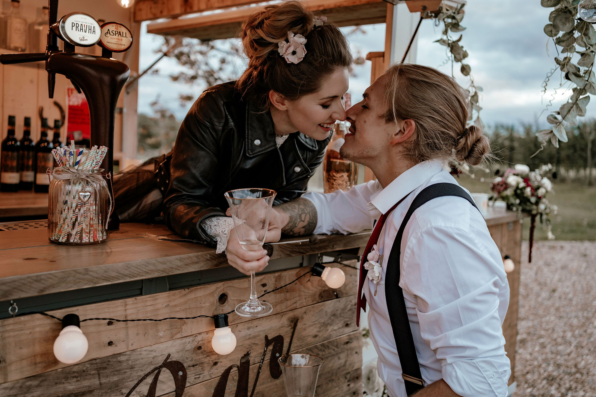 bride and groom in horsebox bar - alternative wedding catering - outdoor wedding ideas