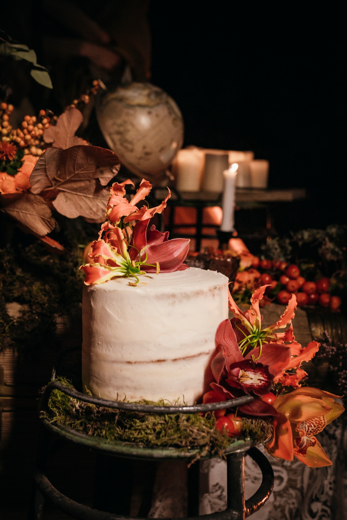 micro wedding cake - small wedding cake - outdoor wedding ideas