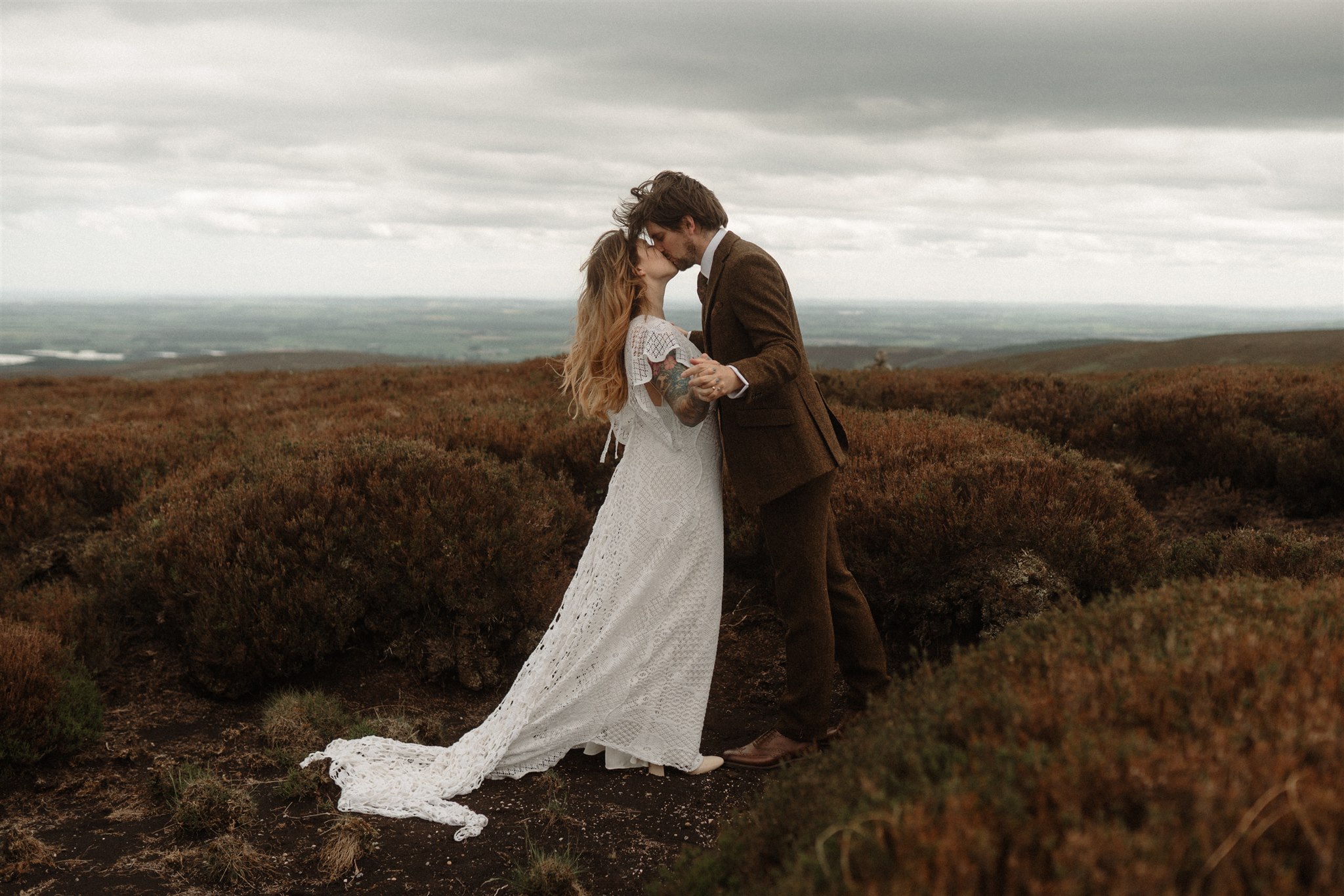 fleetwood mac inspired wedding - scottish highlands wedding photos - bohemian wedding ideas - artistic wedding photography