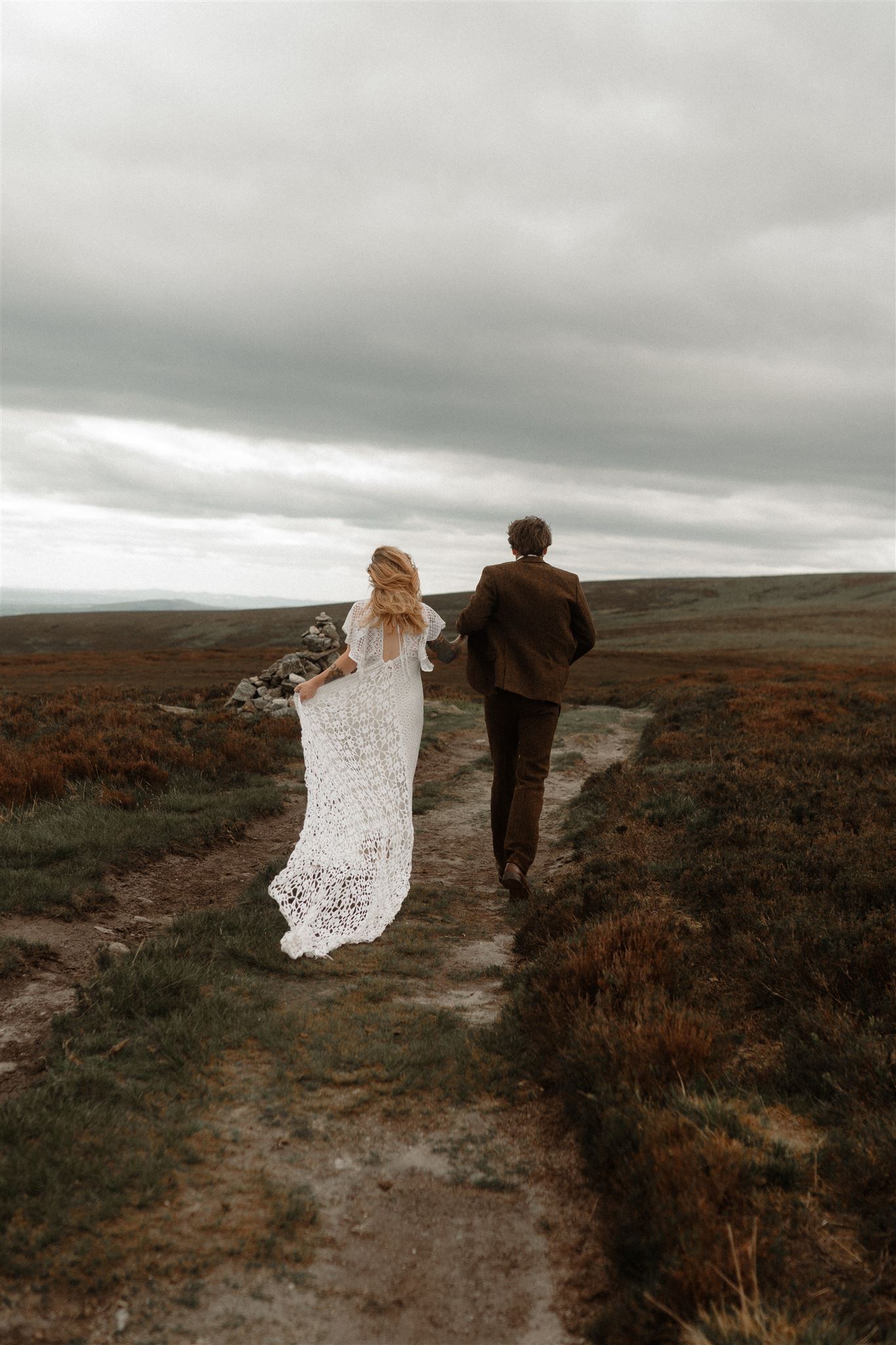 fleetwood mac inspired wedding - free spirited wedding inspiration - scottish highlands wedding - wild wedding photos