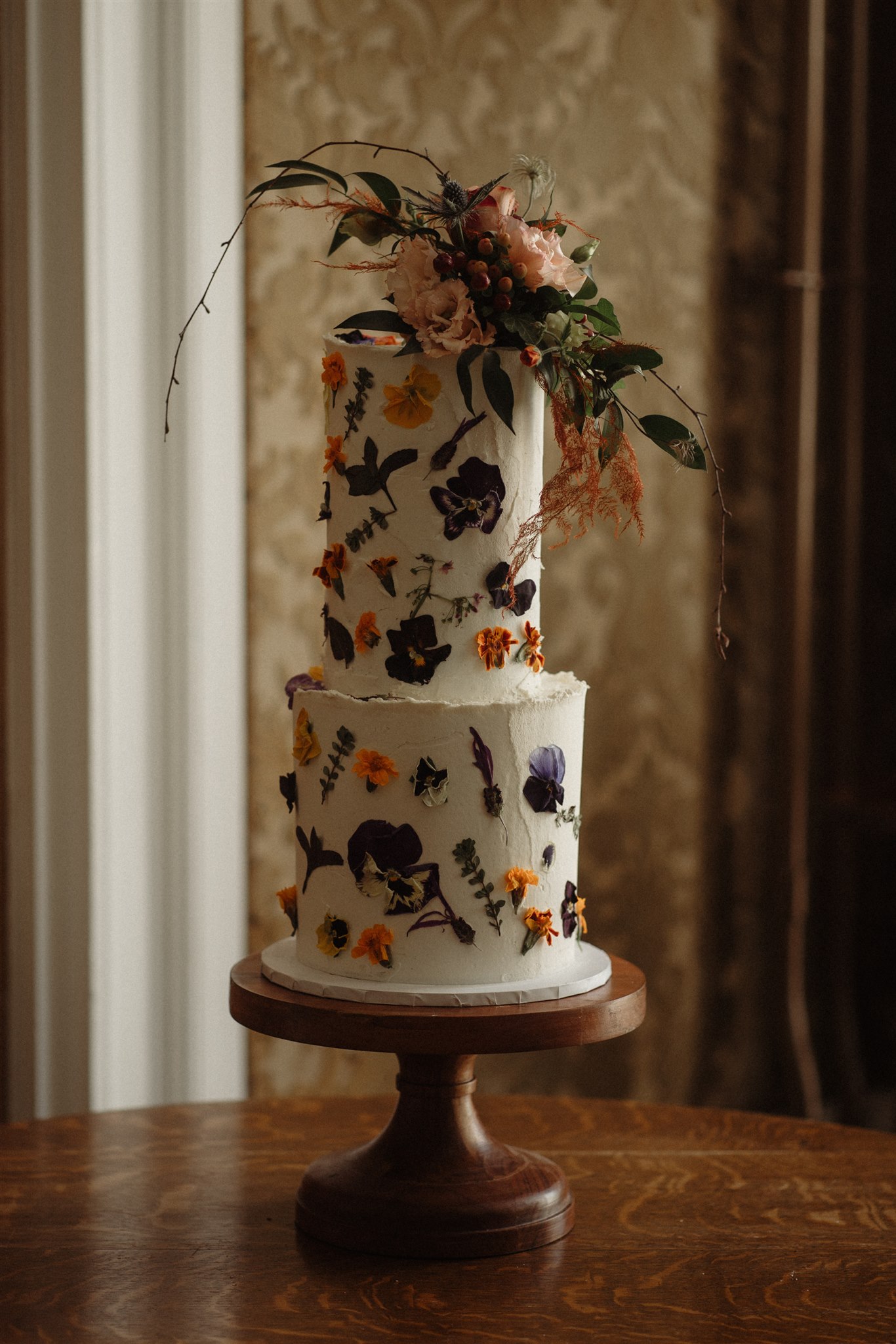 dried flowers wedding cake - bohemian wedding cake - unique wedding cake - floral wedding cake