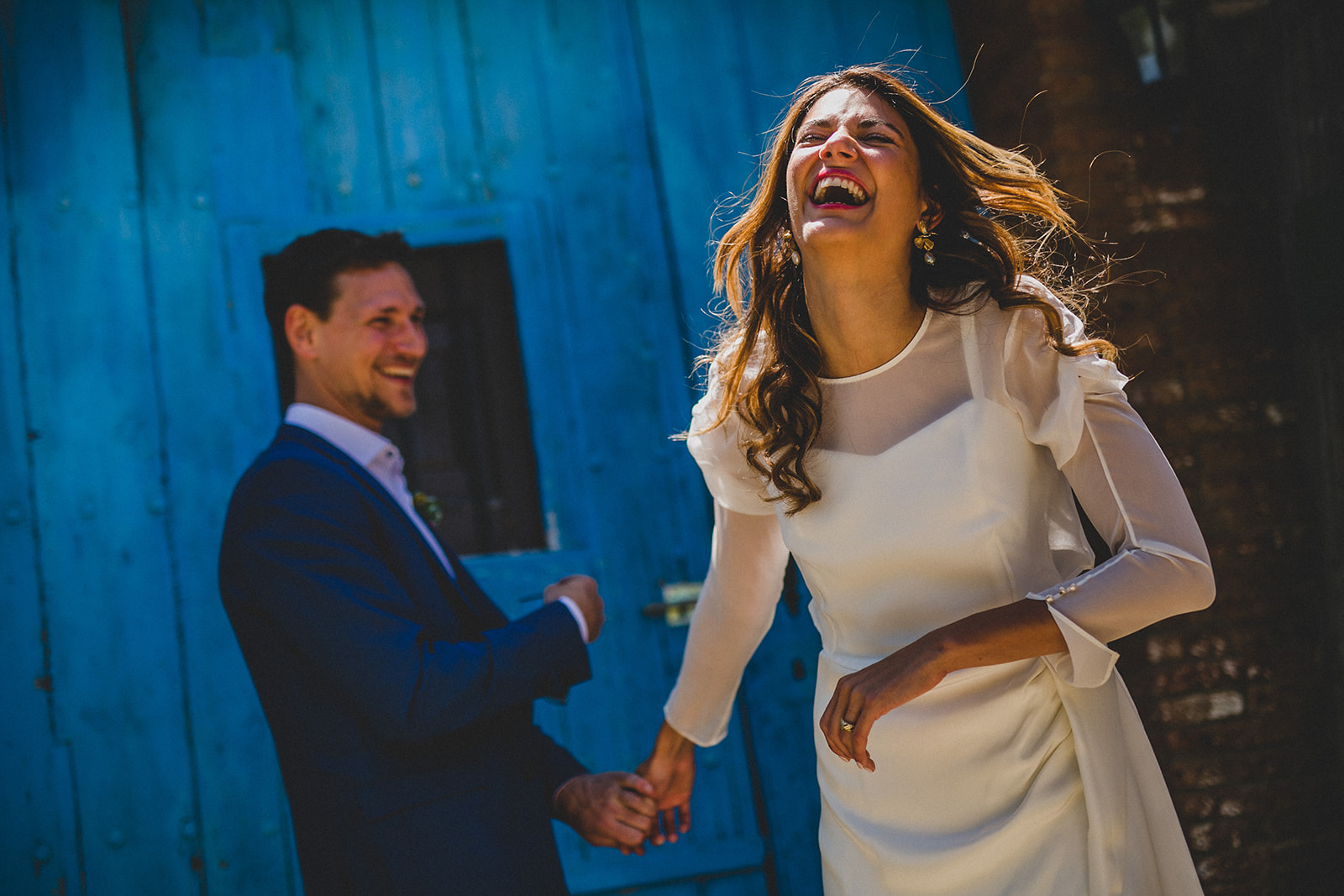 party wedding in barcelona - real wedding inspiration - fun wedding photos