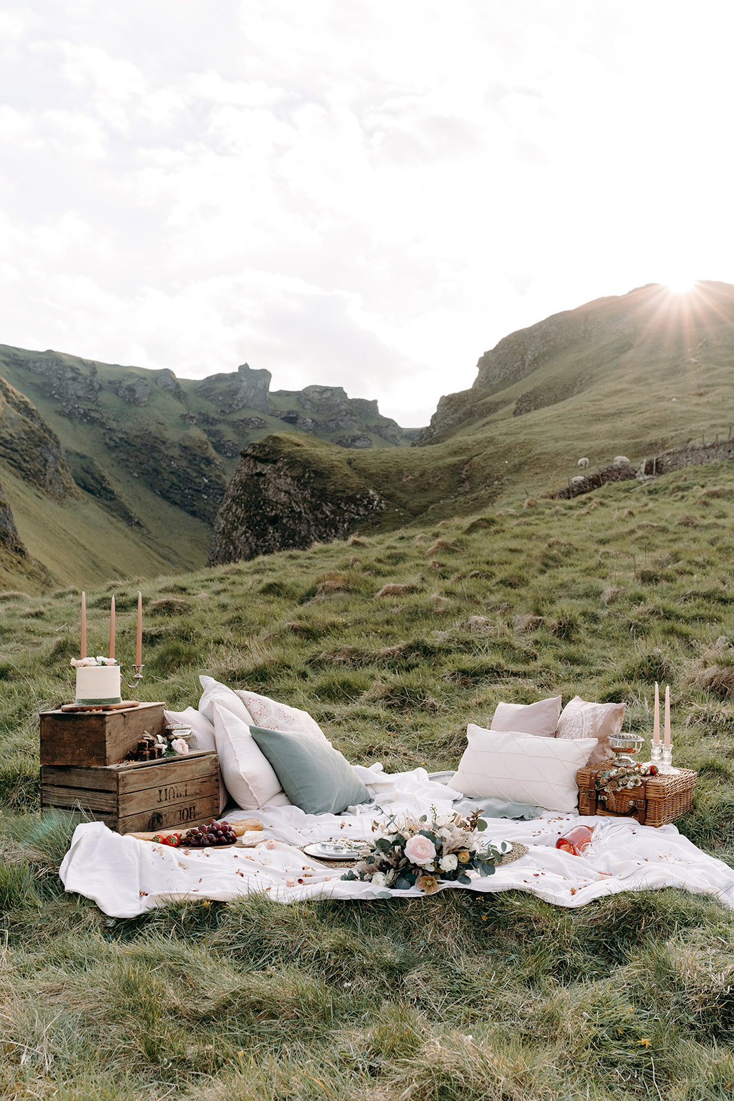 peak district elopement - small wedding picnic - intimate wedding - countryside elopement ideas