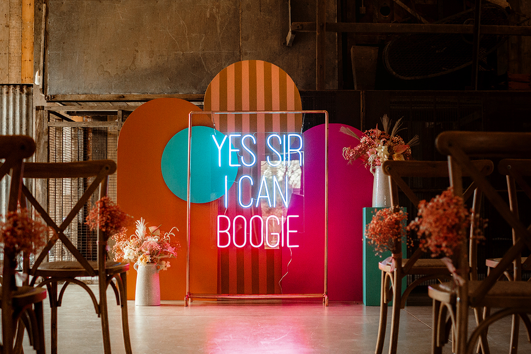 yes sir i can boogie sign - wedding neon sign - bold wedding ideas