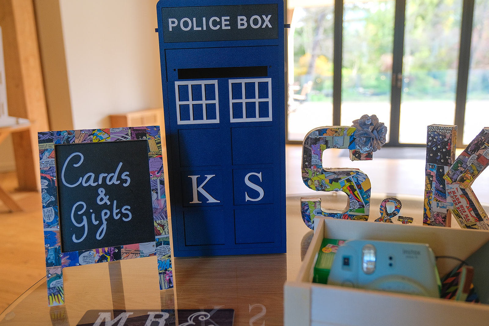 doctor who wedding - tardis letter box - geeky wedding ideas - unconventional wedding