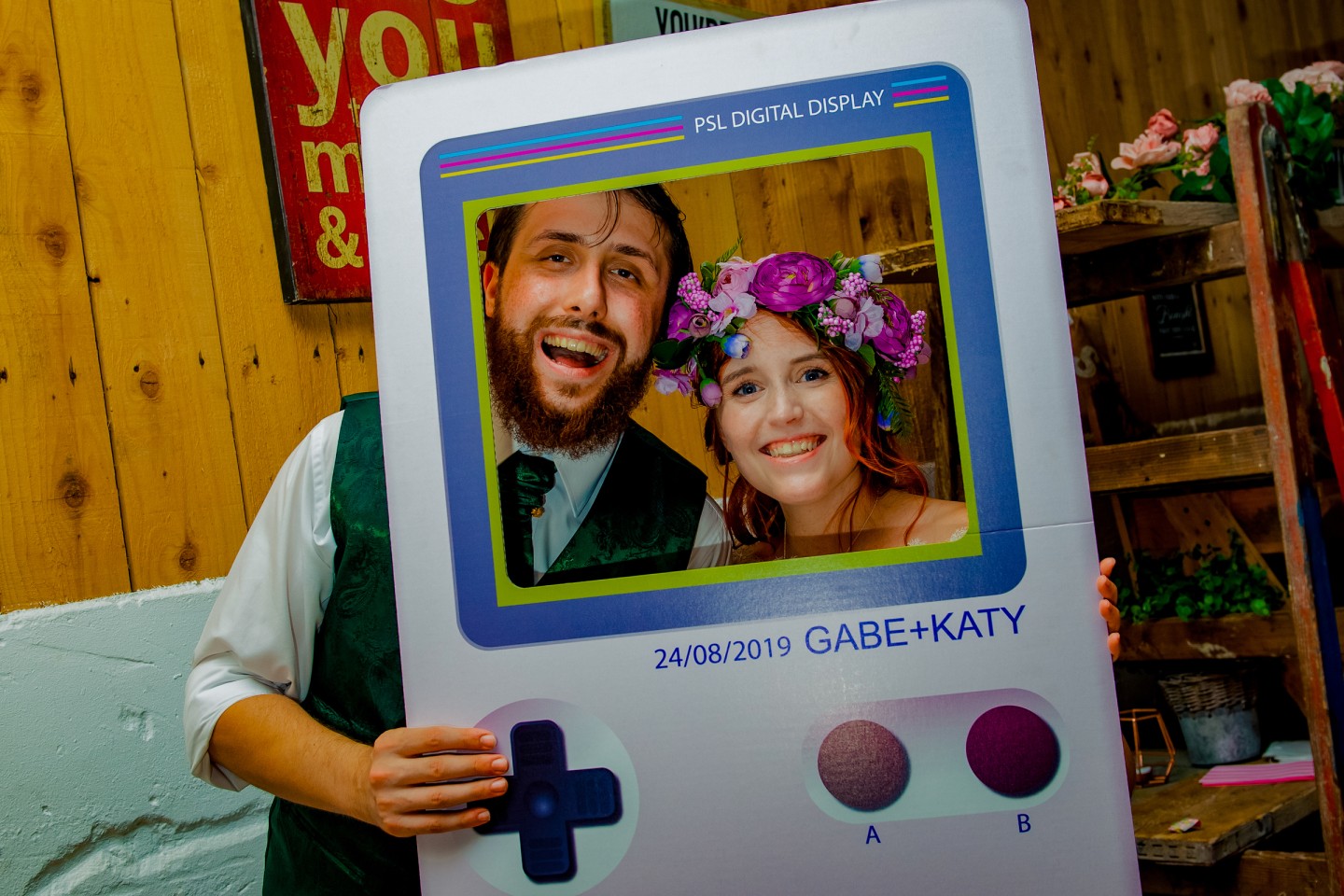 gamer wedding photo frame - quirky wedding photo frame - geeky wedding idea
