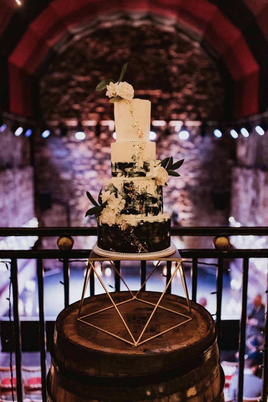 black and white wedding cake for alternative wedding - unique wedding cake ideas