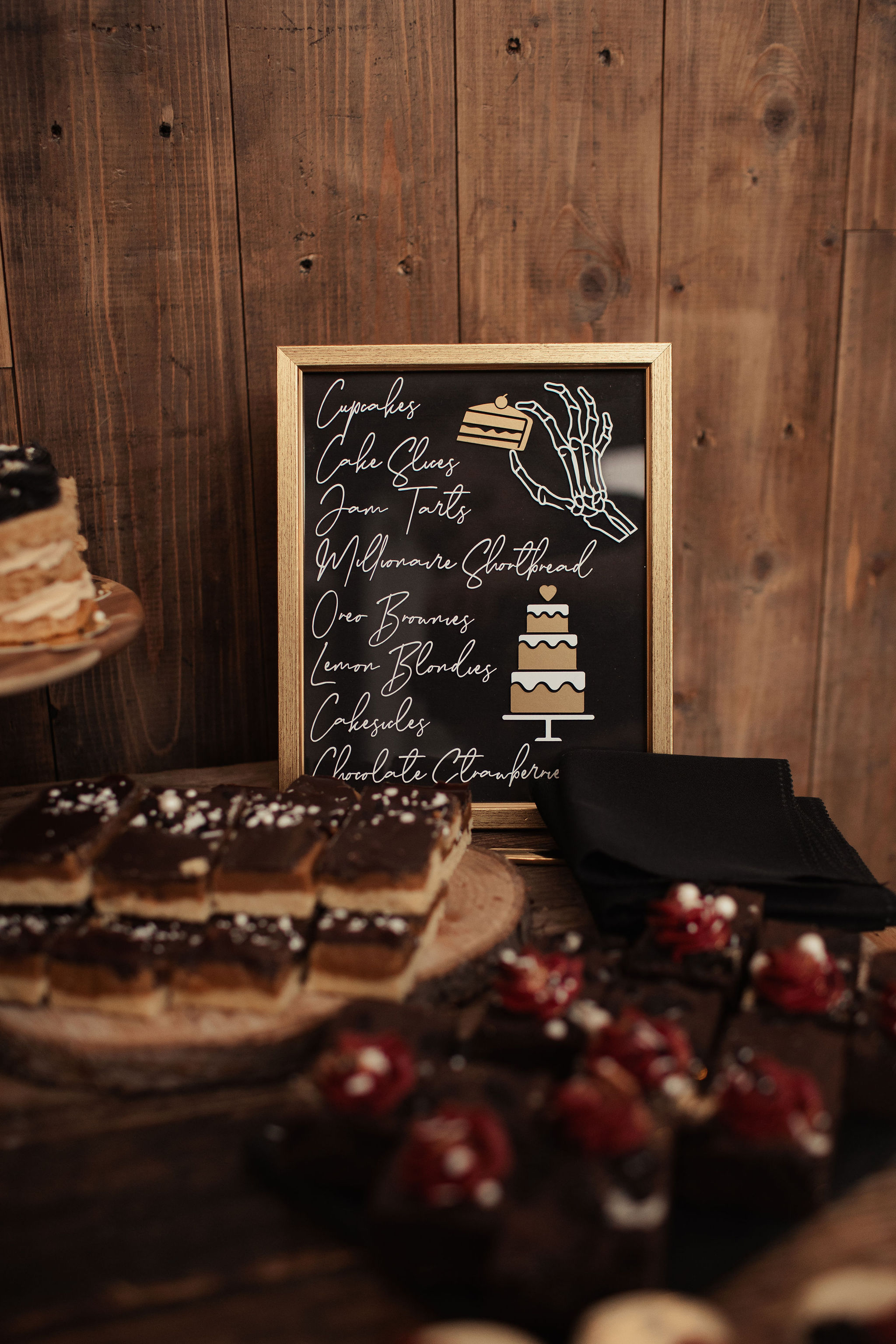 DIY dessert table menu with drawings and calligraphy