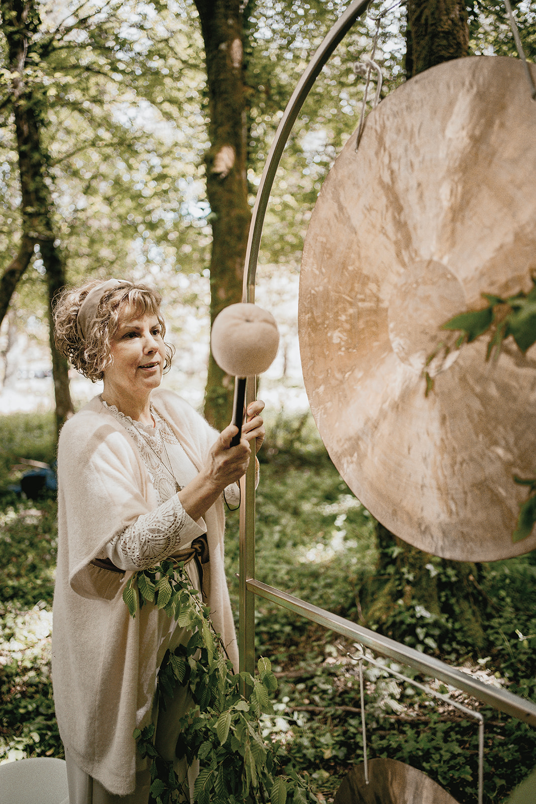 sound healer in wedding ceremony playing for the guests