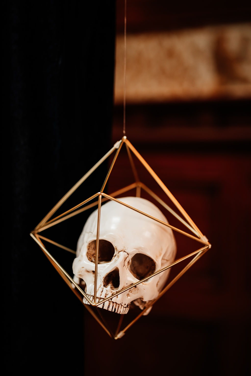 halloween wedding styling with skulls and gold details