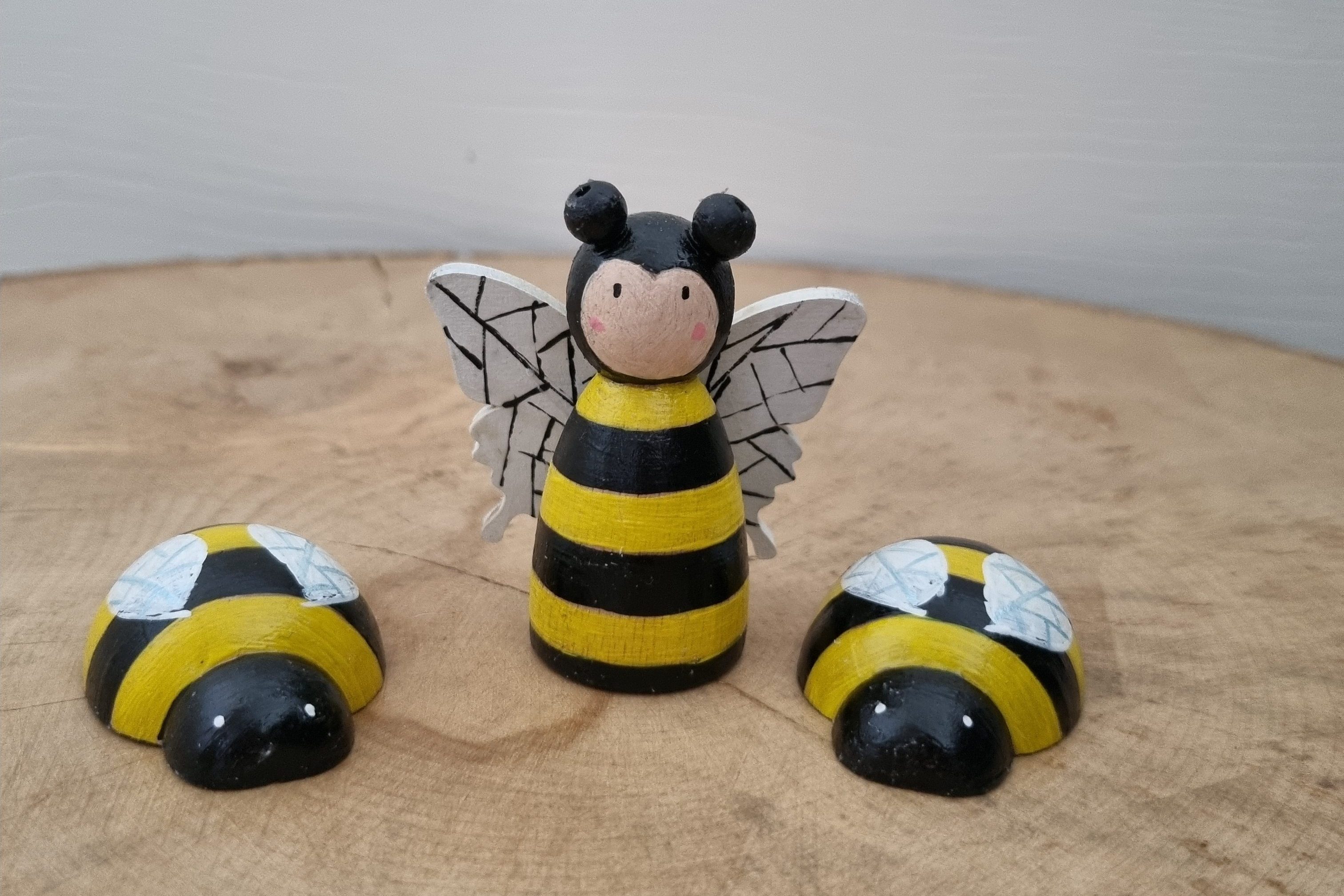 bee friendly wedding ideas