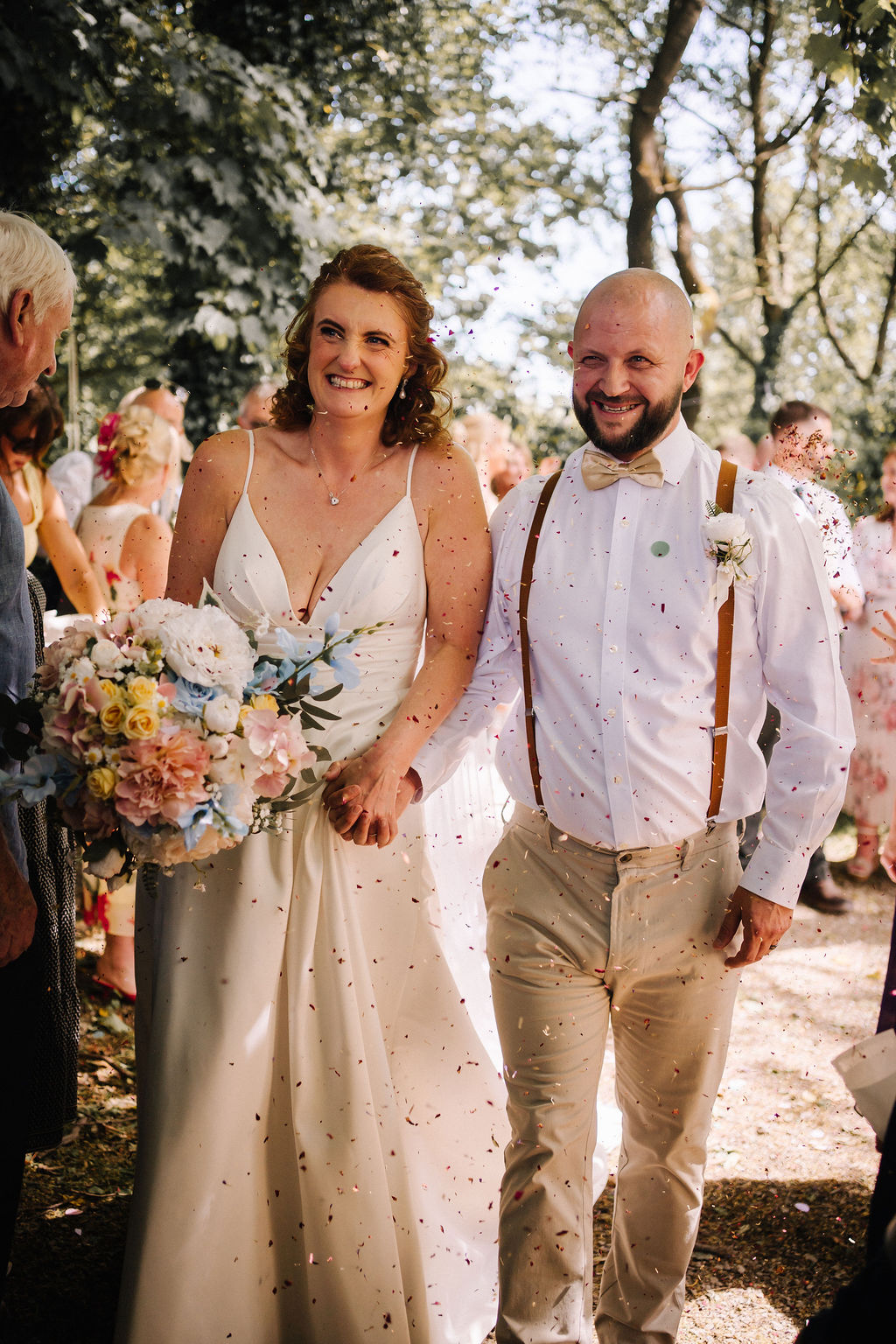 bride and groom confetti shot